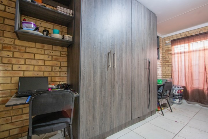 To Let 11 Bedroom Property for Rent in Die Bult North West
